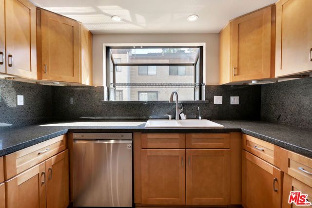 21820 Marylee Street 225, Los Angeles, CA 91367