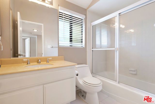 21820 Marylee Street 225, Los Angeles, CA 91367
