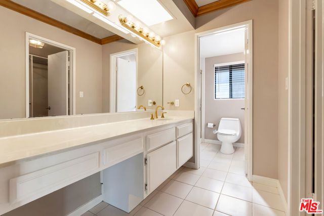 21820 Marylee Street 225, Los Angeles, CA 91367
