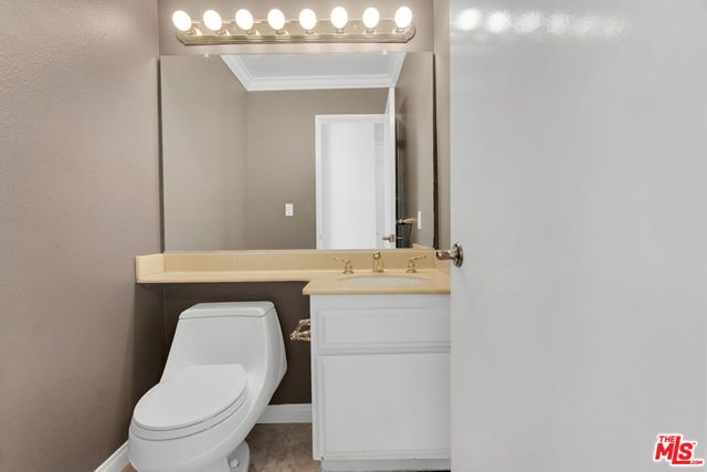 21820 Marylee Street 225, Los Angeles, CA 91367