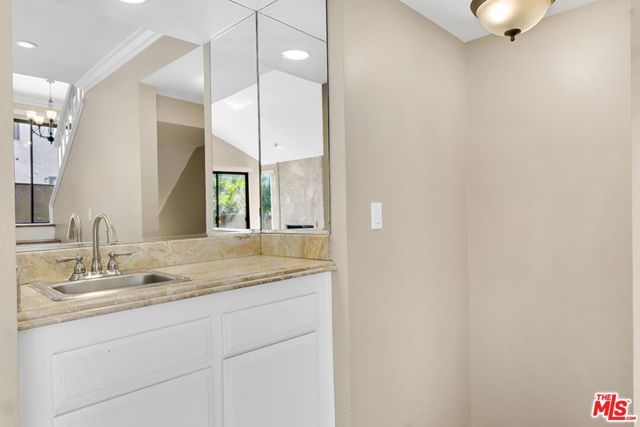 21820 Marylee Street 225, Los Angeles, CA 91367
