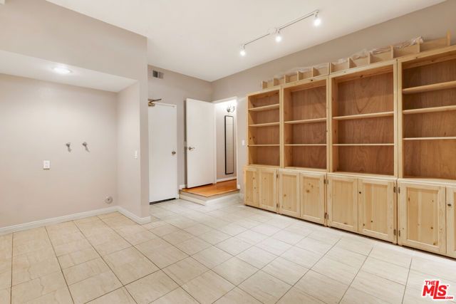 21820 Marylee Street 225, Los Angeles, CA 91367