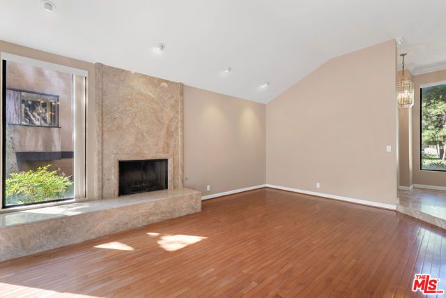 21820 Marylee Street 225, Los Angeles, CA 91367