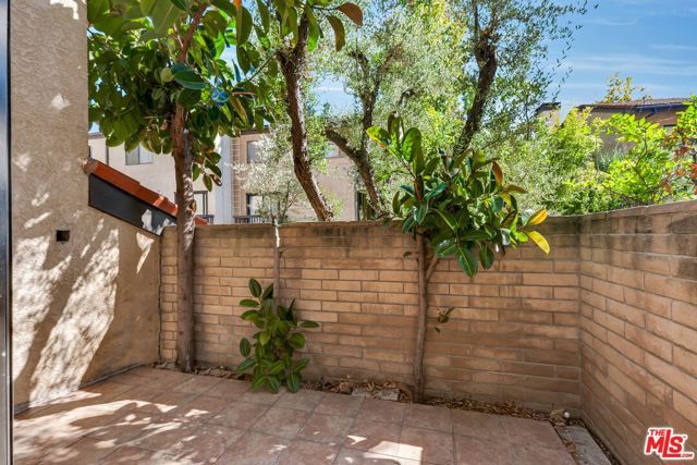 21820 Marylee Street 225, Los Angeles, CA 91367