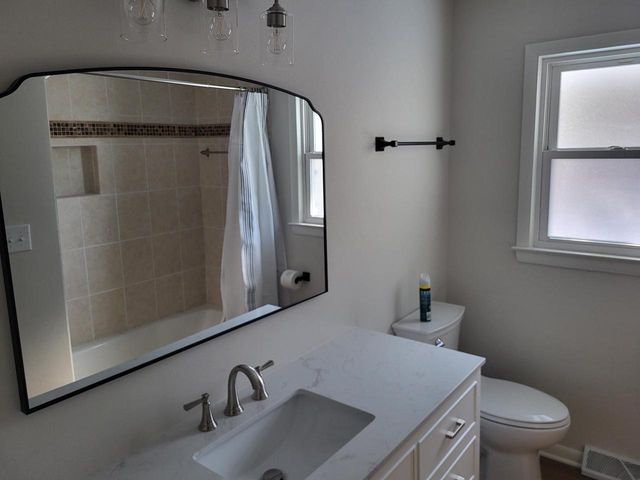 2465 Lionel COURT, Brookfield, WI 53045