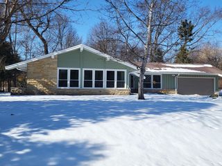 2465 Lionel COURT, Brookfield, WI 53045