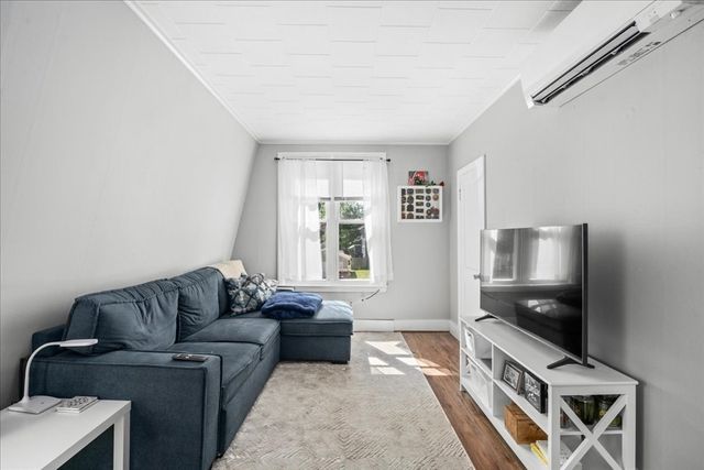 4 Howland Terrace, Worcester, MA 01602
