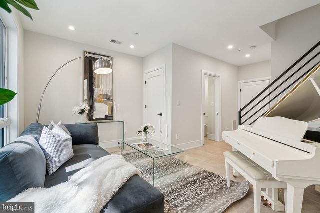 2006 RENAISSANCE WALK, Philadelphia, PA 19145