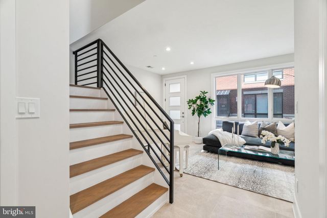 2006 RENAISSANCE WALK, Philadelphia, PA 19145