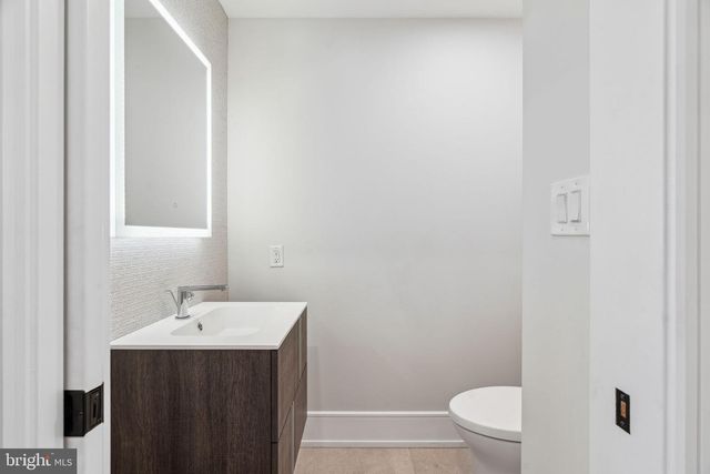 2006 RENAISSANCE WALK, Philadelphia, PA 19145