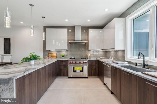 2006 RENAISSANCE WALK, Philadelphia, PA 19145