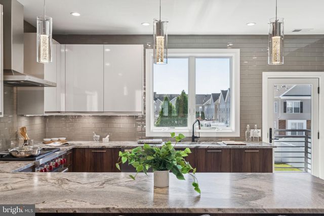 2006 RENAISSANCE WALK, Philadelphia, PA 19145