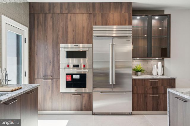 2006 RENAISSANCE WALK, Philadelphia, PA 19145