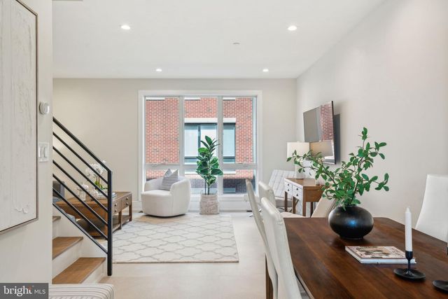 2006 RENAISSANCE WALK, Philadelphia, PA 19145