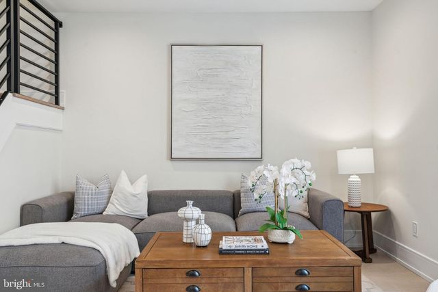 2006 RENAISSANCE WALK, Philadelphia, PA 19145