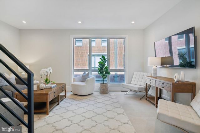 2006 RENAISSANCE WALK, Philadelphia, PA 19145