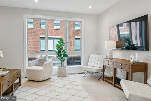 2006 RENAISSANCE WALK, Philadelphia, PA 19145