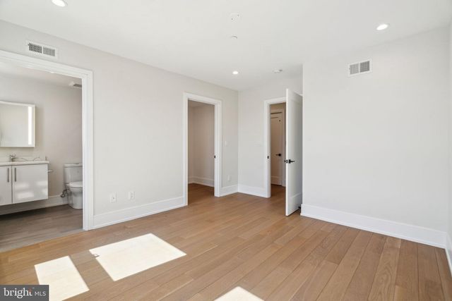 2006 RENAISSANCE WALK, Philadelphia, PA 19145