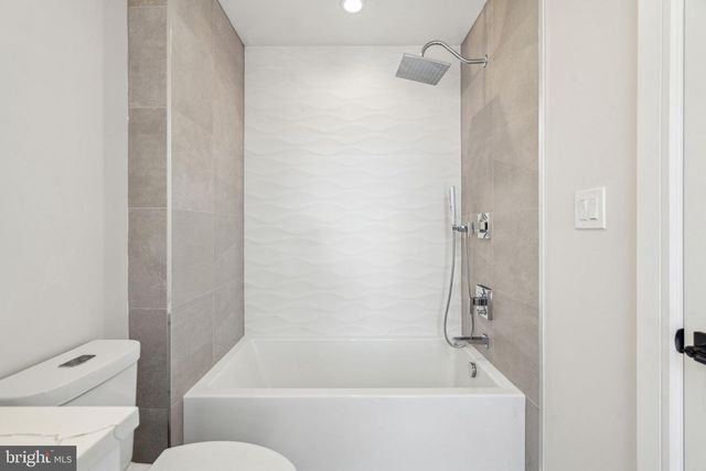 2006 RENAISSANCE WALK, Philadelphia, PA 19145