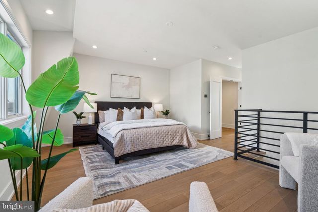 2006 RENAISSANCE WALK, Philadelphia, PA 19145