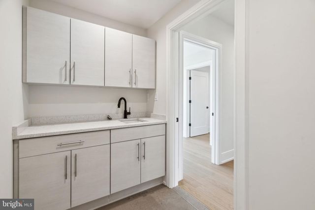 2006 RENAISSANCE WALK, Philadelphia, PA 19145