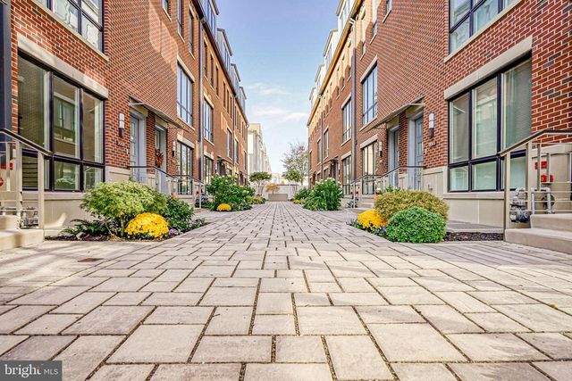 2006 RENAISSANCE WALK, Philadelphia, PA 19145