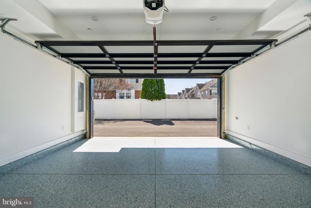 2006 RENAISSANCE WALK, Philadelphia, PA 19145