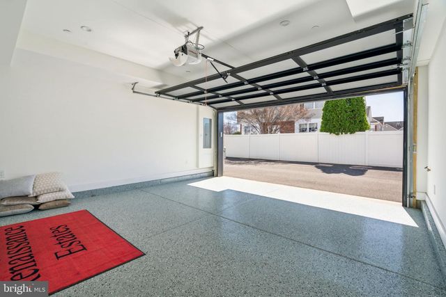 2006 RENAISSANCE WALK, Philadelphia, PA 19145