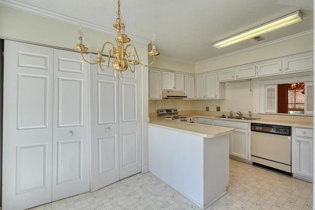 85 Forest Oaks Way, Spartanburg, SC 29307