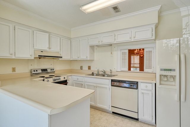 85 Forest Oaks Way, Spartanburg, SC 29307