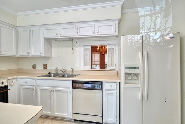 85 Forest Oaks Way, Spartanburg, SC 29307