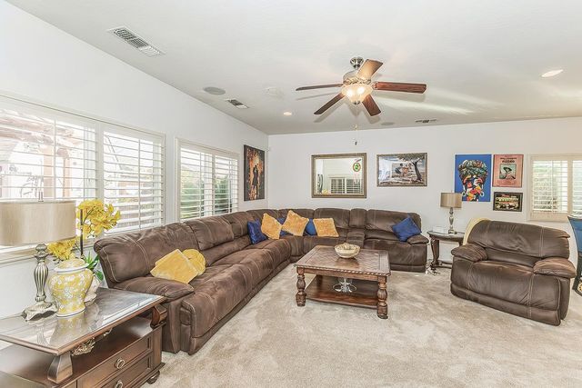 5869 E Mono Street, Fresno, CA 93727