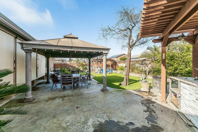 5869 E Mono Street, Fresno, CA 93727