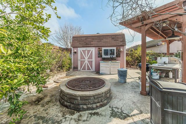 5869 E Mono Street, Fresno, CA 93727