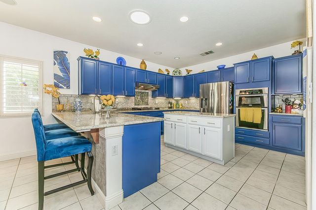 5869 E Mono Street, Fresno, CA 93727