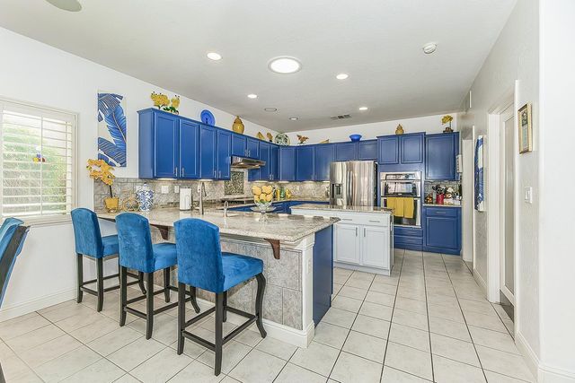 5869 E Mono Street, Fresno, CA 93727