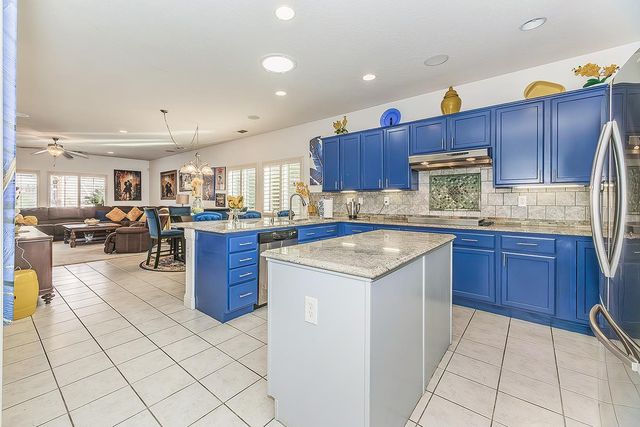 5869 E Mono Street, Fresno, CA 93727