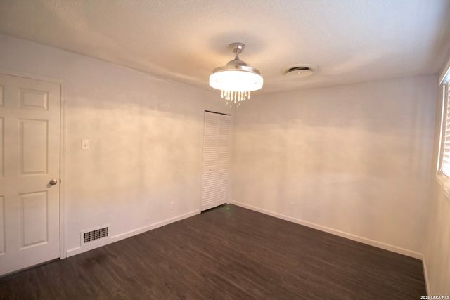 1203 Yosemite, Beeville, TX 78102