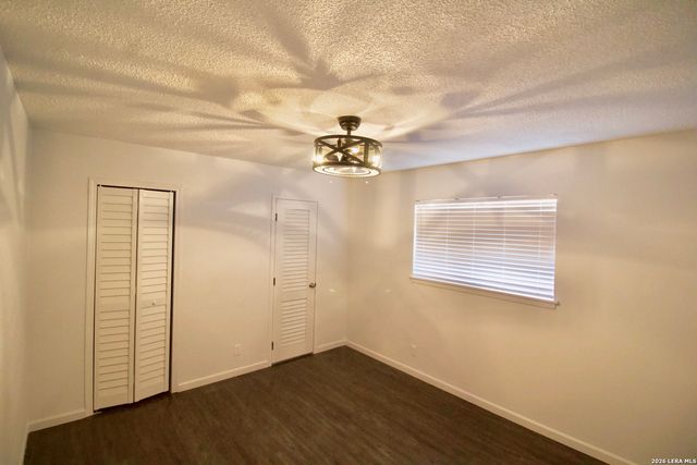 1203 Yosemite, Beeville, TX 78102