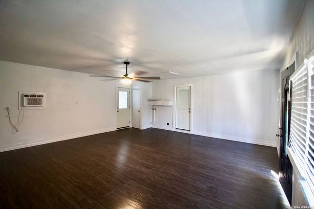 1203 Yosemite, Beeville, TX 78102