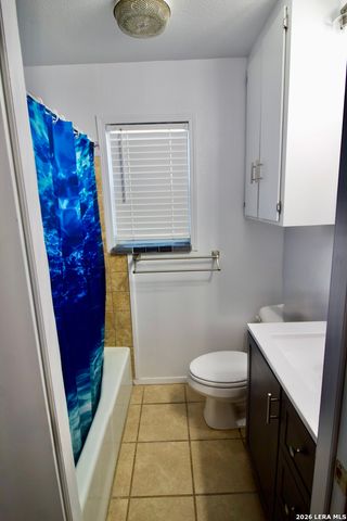 1203 Yosemite, Beeville, TX 78102