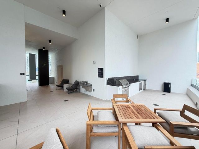 225 N Miami Avenue 3502, Miami, FL 33128