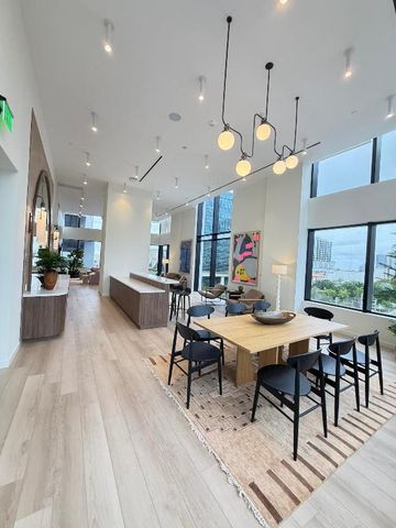 225 N Miami Avenue 3502, Miami, FL 33128