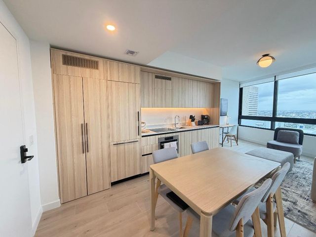 225 N Miami Avenue 3502, Miami, FL 33128