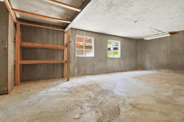 2525 Flanigan Court, Cincinnati, OH 45239