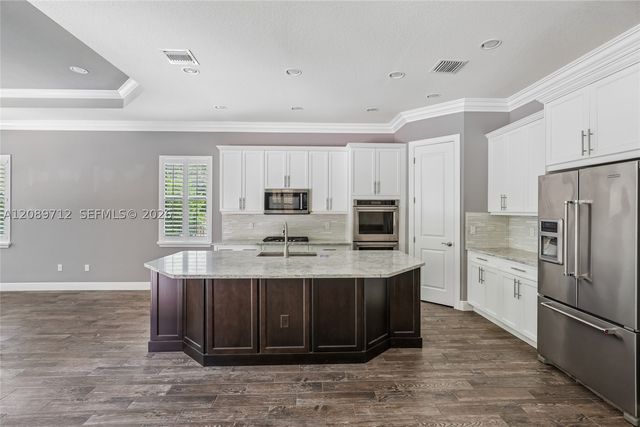 7990 NW 112th Ter, Parkland, FL 33076