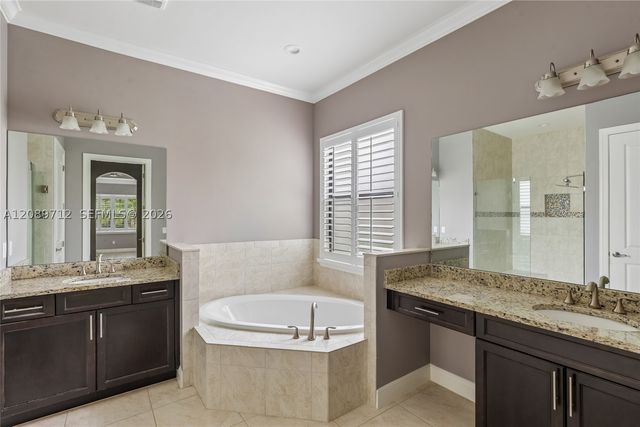 7990 NW 112th Ter, Parkland, FL 33076