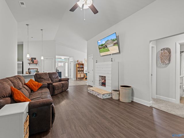 14275 Wildflower Drive, Harvest, AL 35749