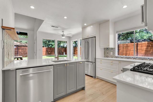 3808 Oak Creek DR, Austin, TX 78727