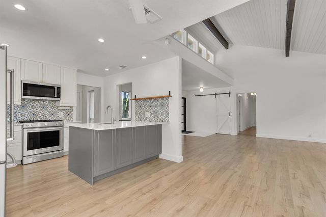 3808 Oak Creek DR, Austin, TX 78727